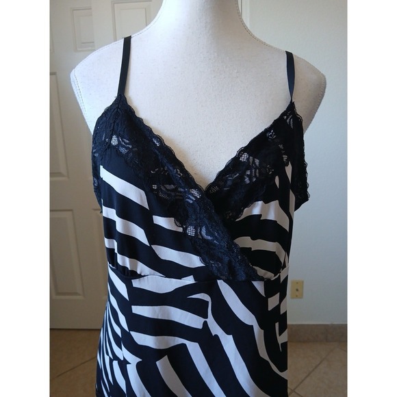 White House Black Market Zebra Lace Camisole Top XL Y2K Style Slip Tank - Picture 7 of 16